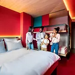 Yooma Urban Tour Eiffel Otel Paris