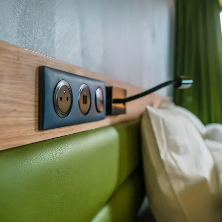 Yooma Urban Tour Eiffel Otel 3*