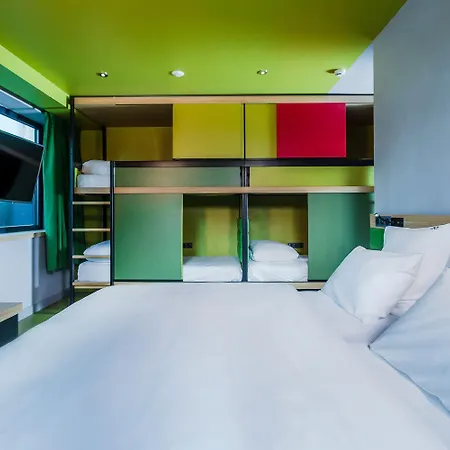 Yooma Urban Tour Eiffel Otel 3*