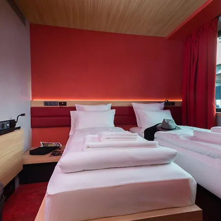 Hotell Yooma Urban Tour Eiffel 3*