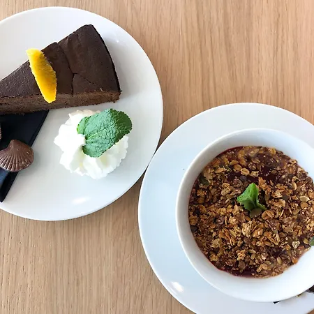 Yooma Urban Tour Eiffel Otel Paris