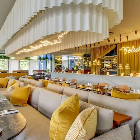 Yooma Urban Tour Eiffel Otel 3*