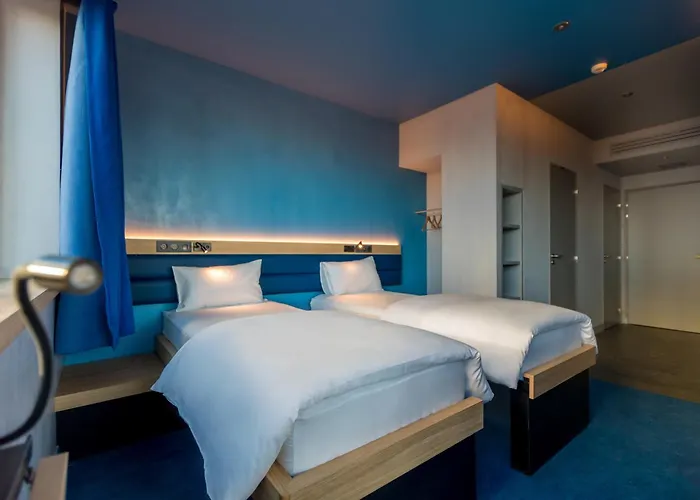 Yooma Urban Tour Eiffel Ξενοδοχείο 3*