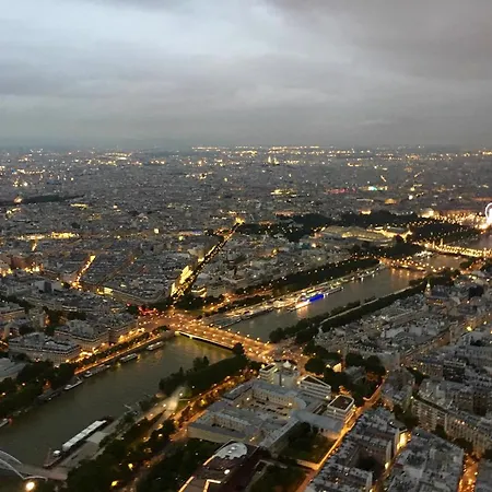 ホテル Yooma Urban Tour Eiffel パリ