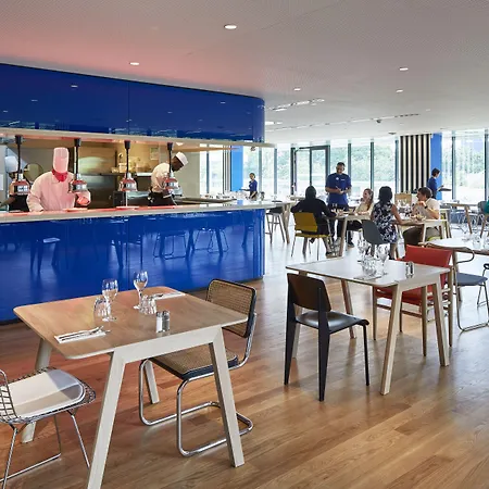 Yooma Urban Tour Eiffel ホテル パリ